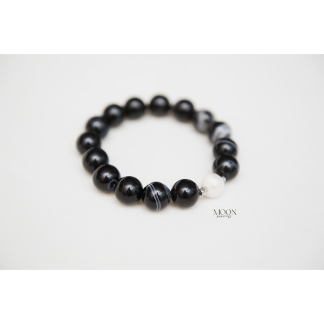 MOON minerals- Black&White- Be Classy- käevõru suure musta ahhaadi pärliga